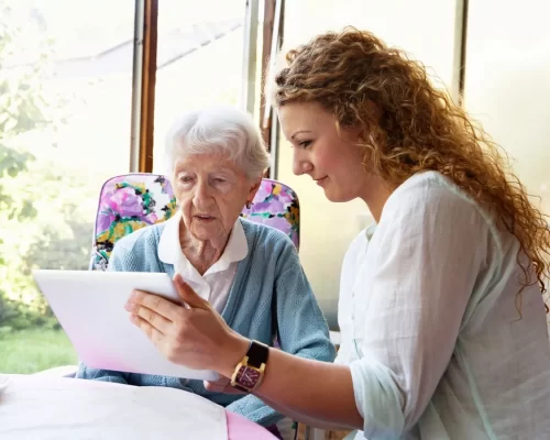 Senior woman and digital tablet HQ 900h